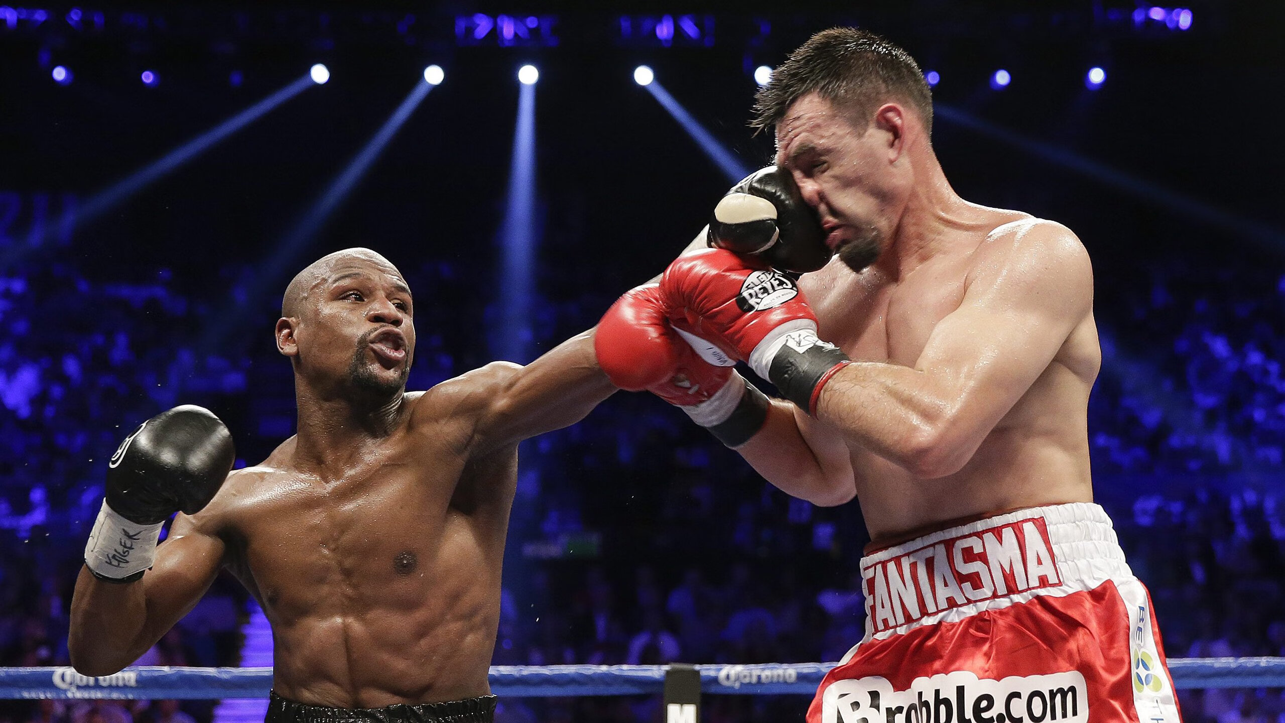 乒乓球比赛现场气氛火爆